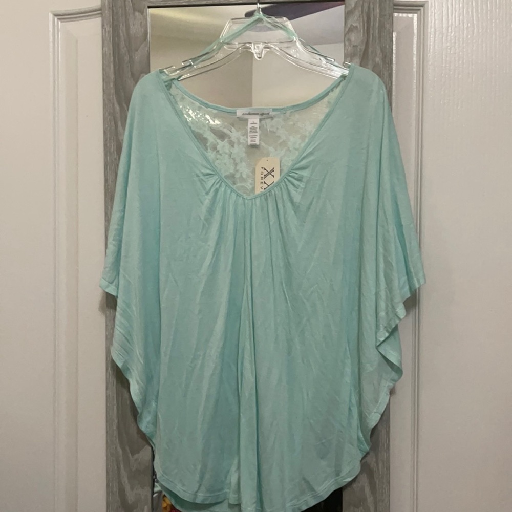 Women’s Top NWT